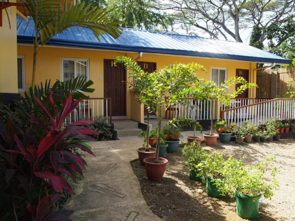Blue Lagoon Inn Suites 3/25