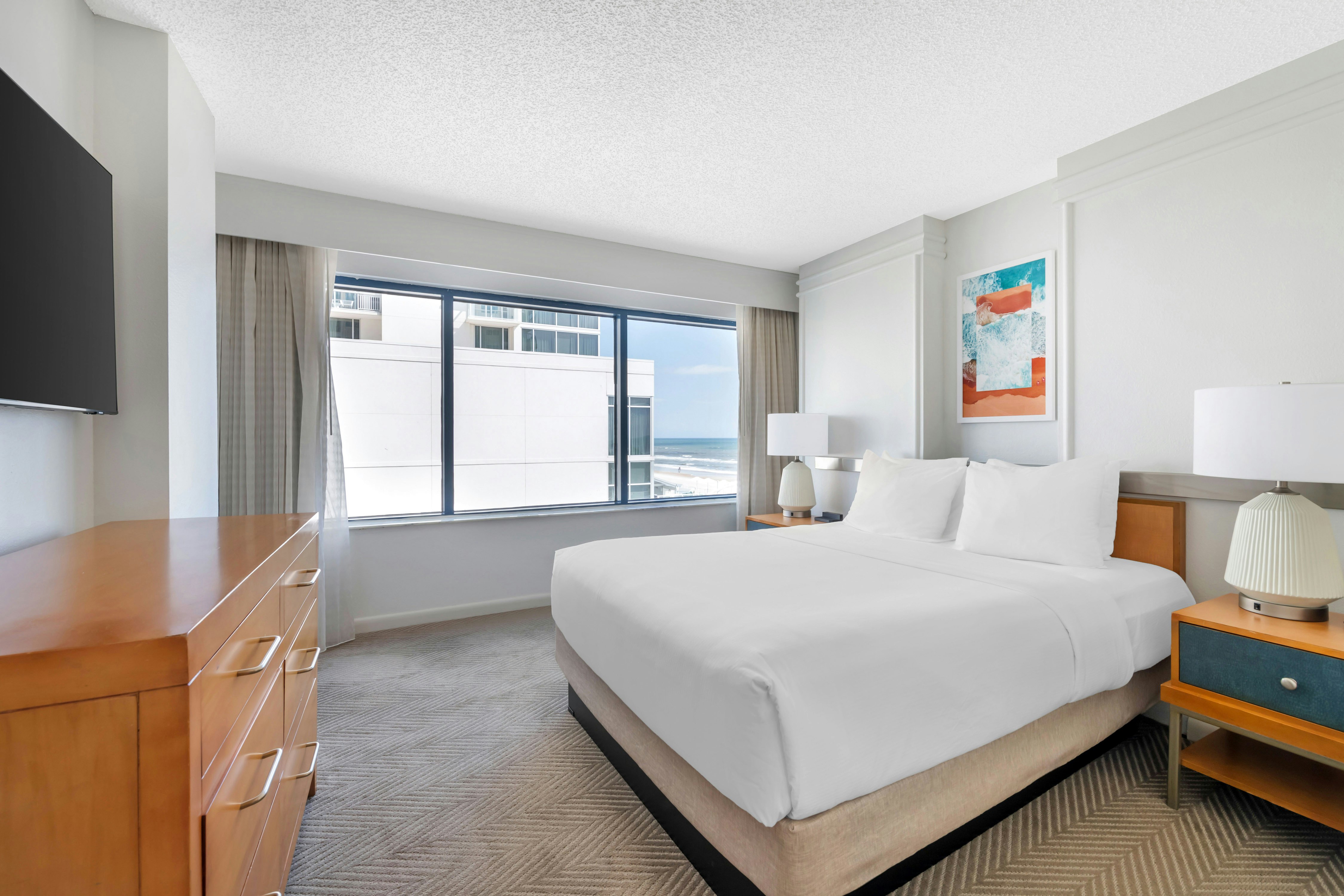 STUDIO, QUEEN BED, PARTIAL OCEAN VIEW