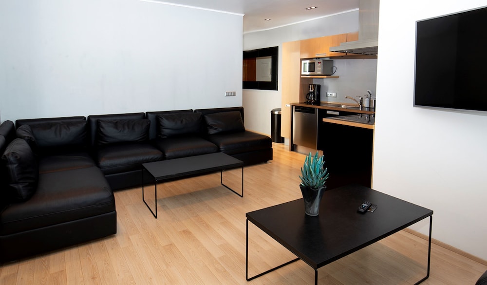 Mani Apartments 34/50