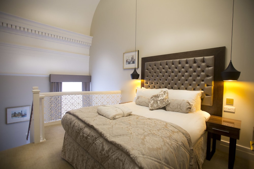 Lansbury, Club, Double Bed