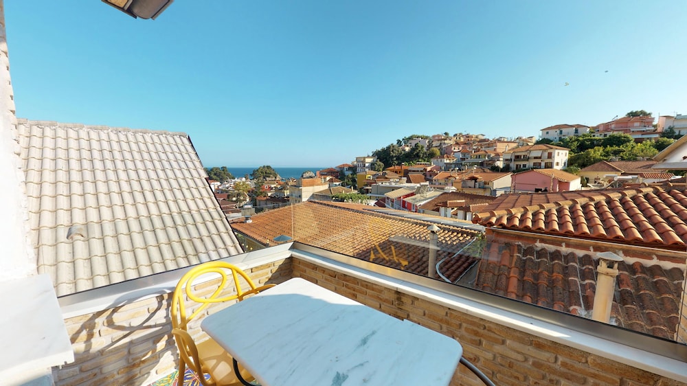 Leda Suites 46/50