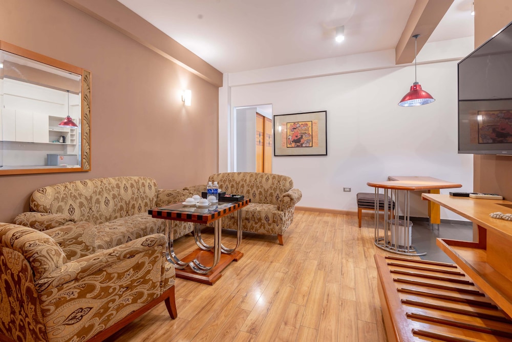 Golden Sun Villa Hotel 51/73
