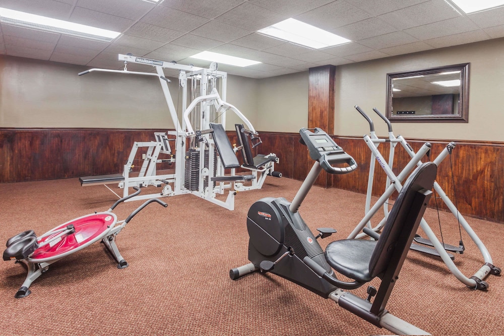 Days Inn And Suites Lexington 14/21