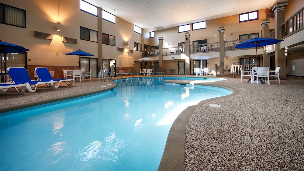 Revel Hotel Minot, SureStay Collection by Best Western 1/66