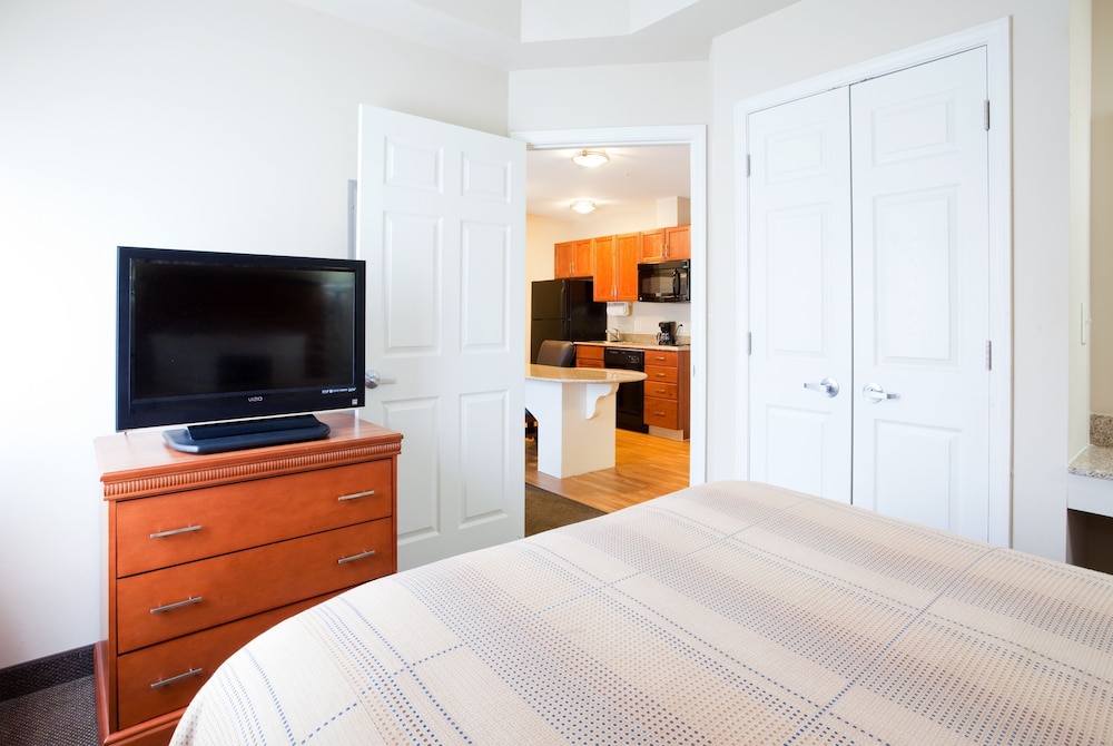 Candlewood Suites Jacksonville 23/72