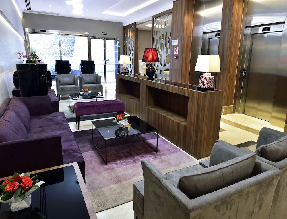 Lamaraz Arts Hotel 34/49