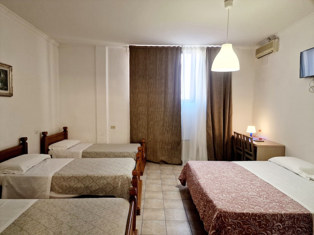 Family, Studio, 1 Double and 3 Single Beds