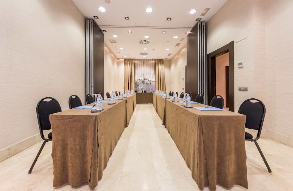 Mercader Hotel 6/50