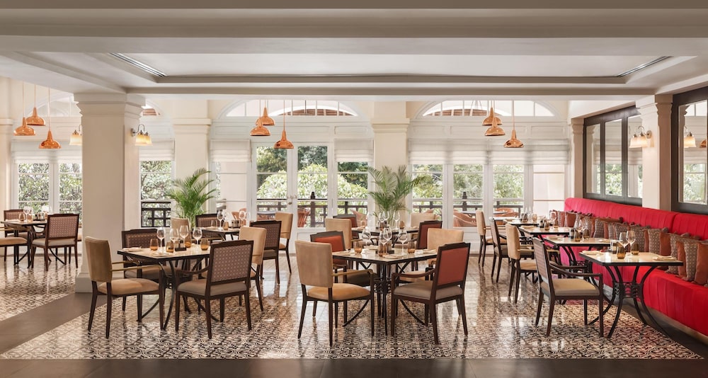 Raffles Hotel Le Royal 64/78