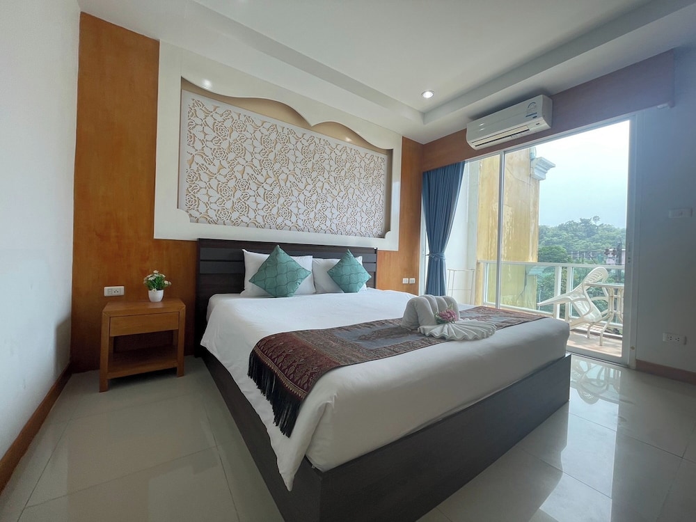T & C Hotel Patong Beach 14/70
