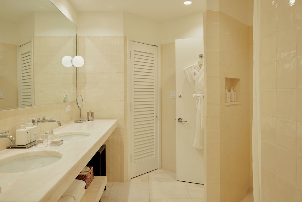 1 Bedroom, Suite, Penthouse, King Bed, Ocean View، Palm Heights 4/4