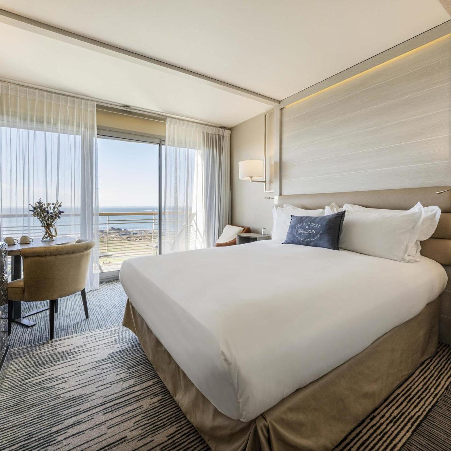 Superior, Double or Twin Bed, Promenade View