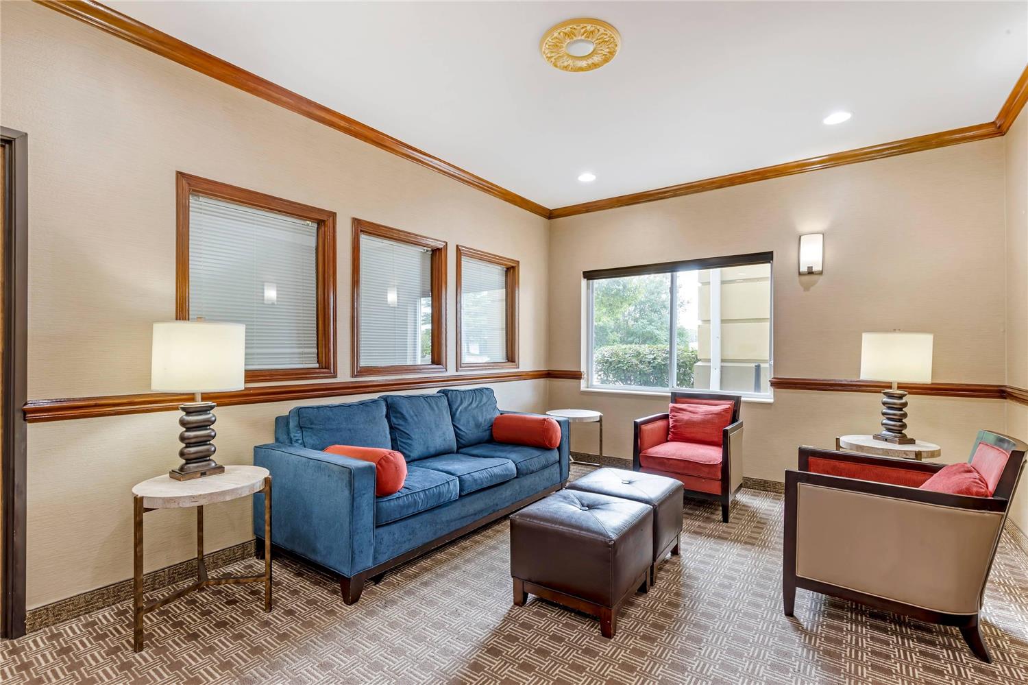 Comfort Inn & Suites East Moline near I-80 19/29