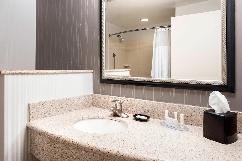 Courtyard By Marriott Columbia Missouri 10/38
