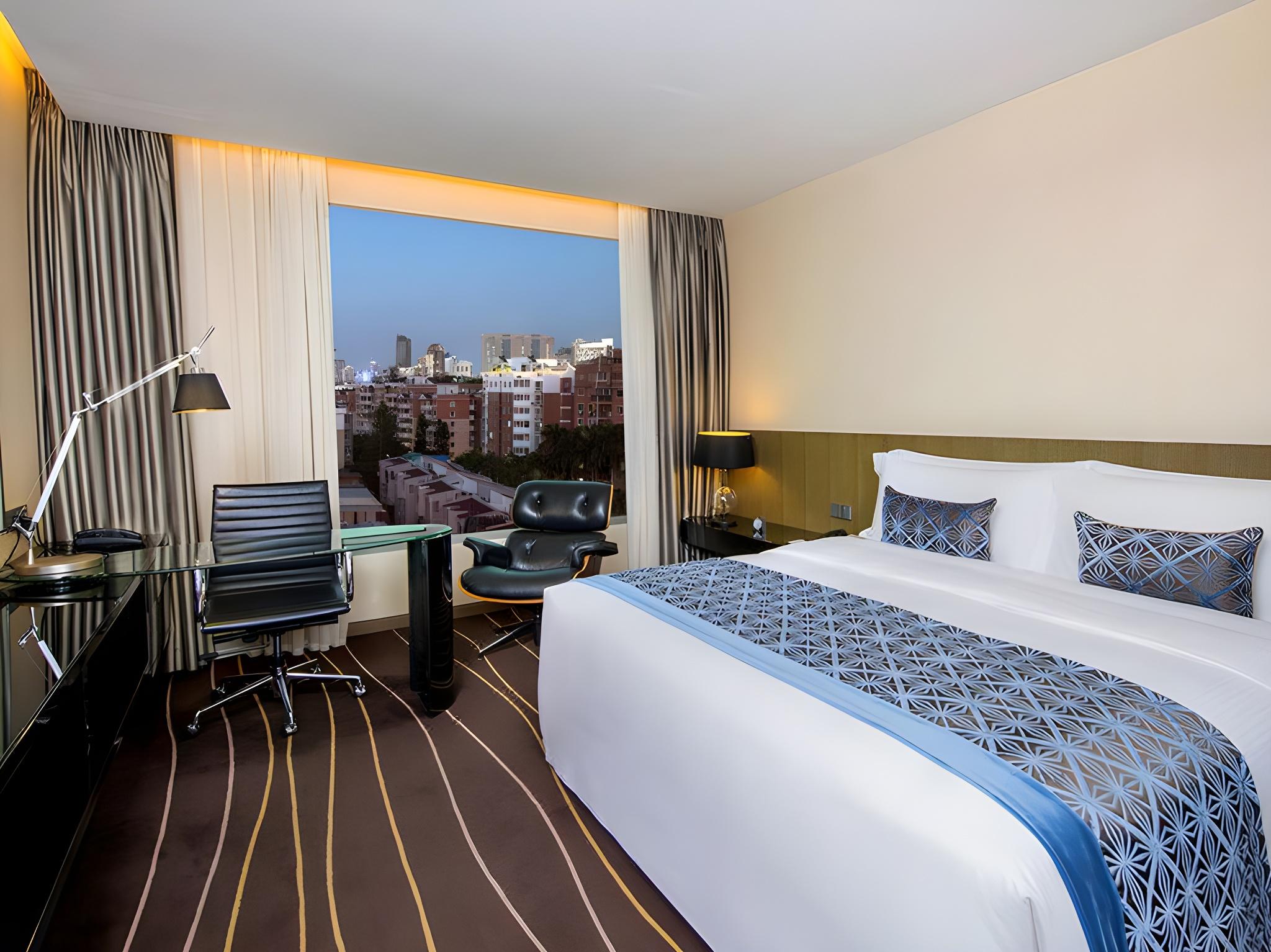 Superior, King Bed, Queen Bed