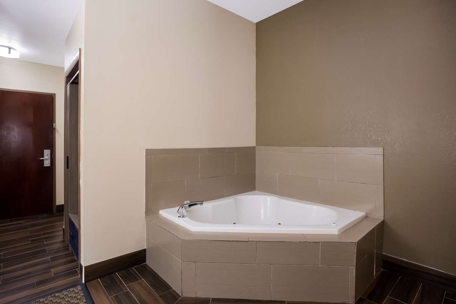 غرفة بسرير كينج، Comfort Inn & Suites Midway - Tallahassee West 4/4