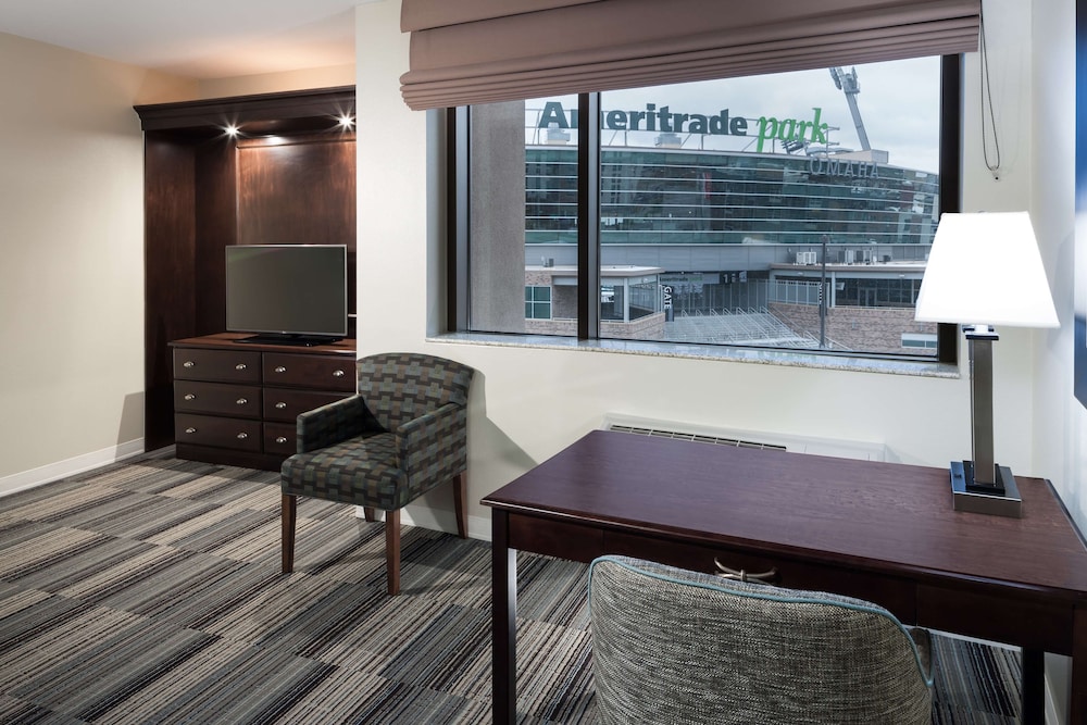 Hampton Inn Suites By Hilton Omaha Downtown 35/46