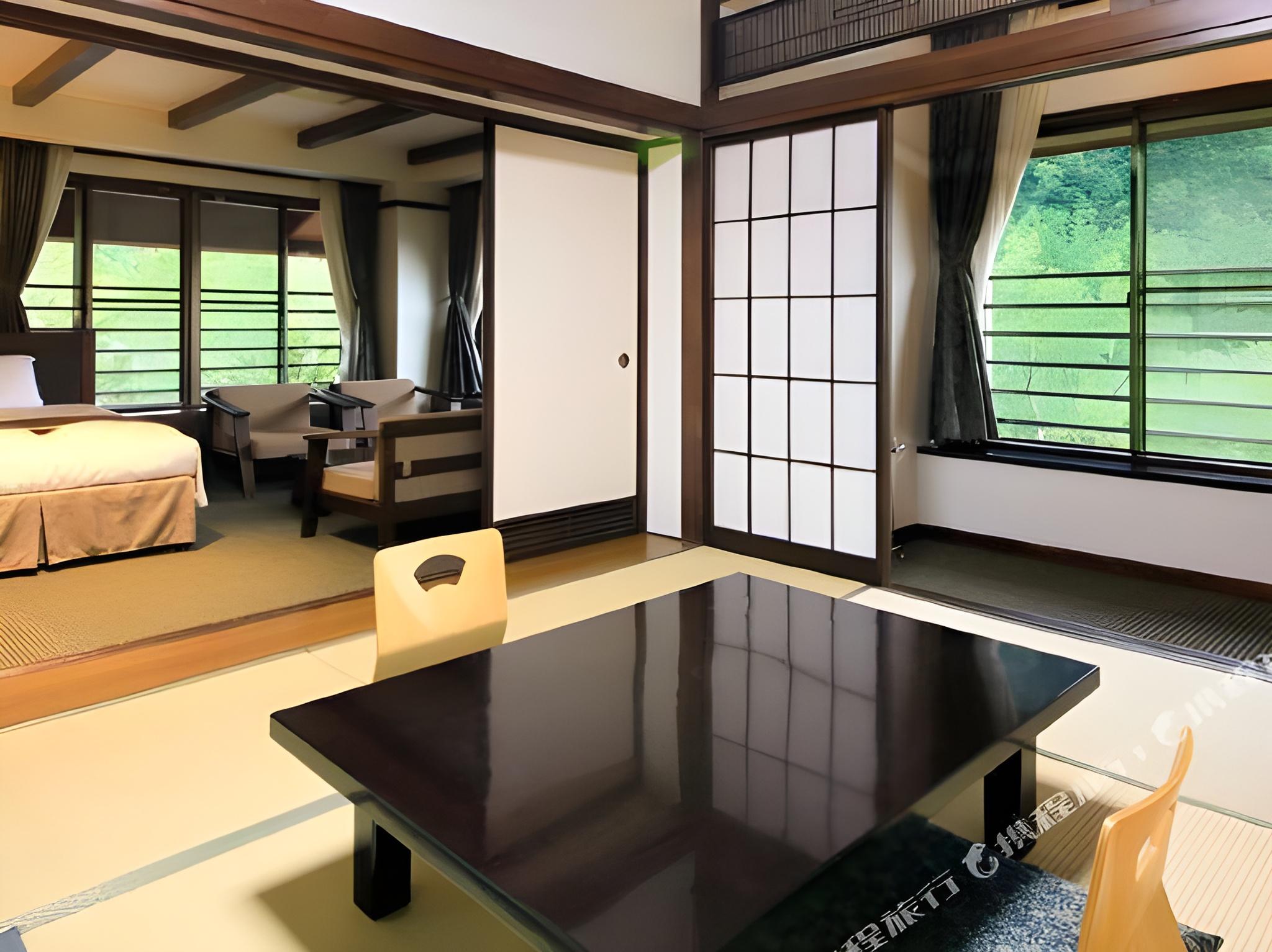 Japanese Western, No Bathroom