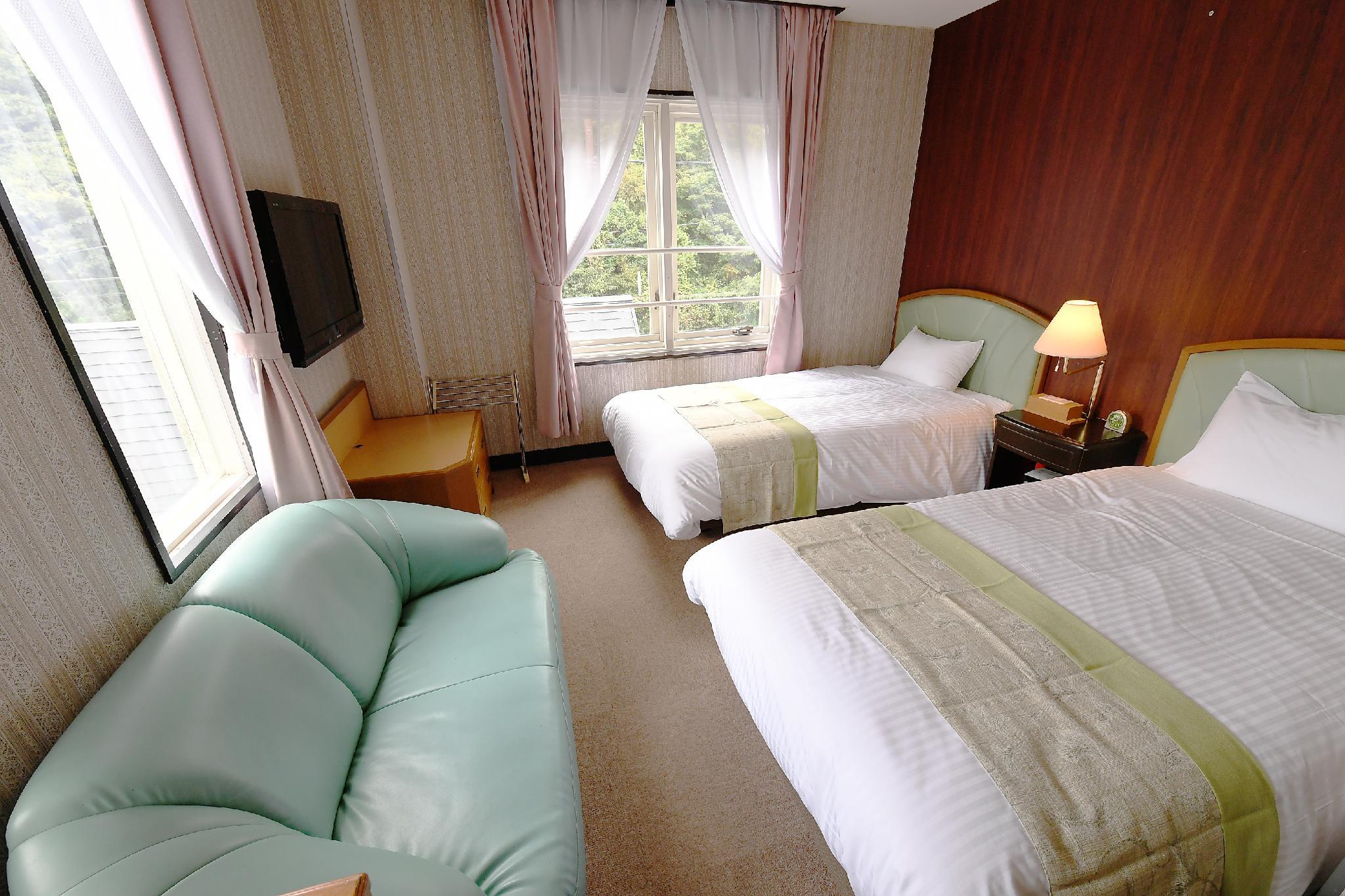 Room, Twin Beds