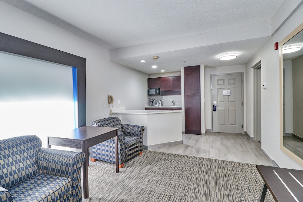 Holiday Inn Express Hotel Suites Clearwater Us 19 N 49/71