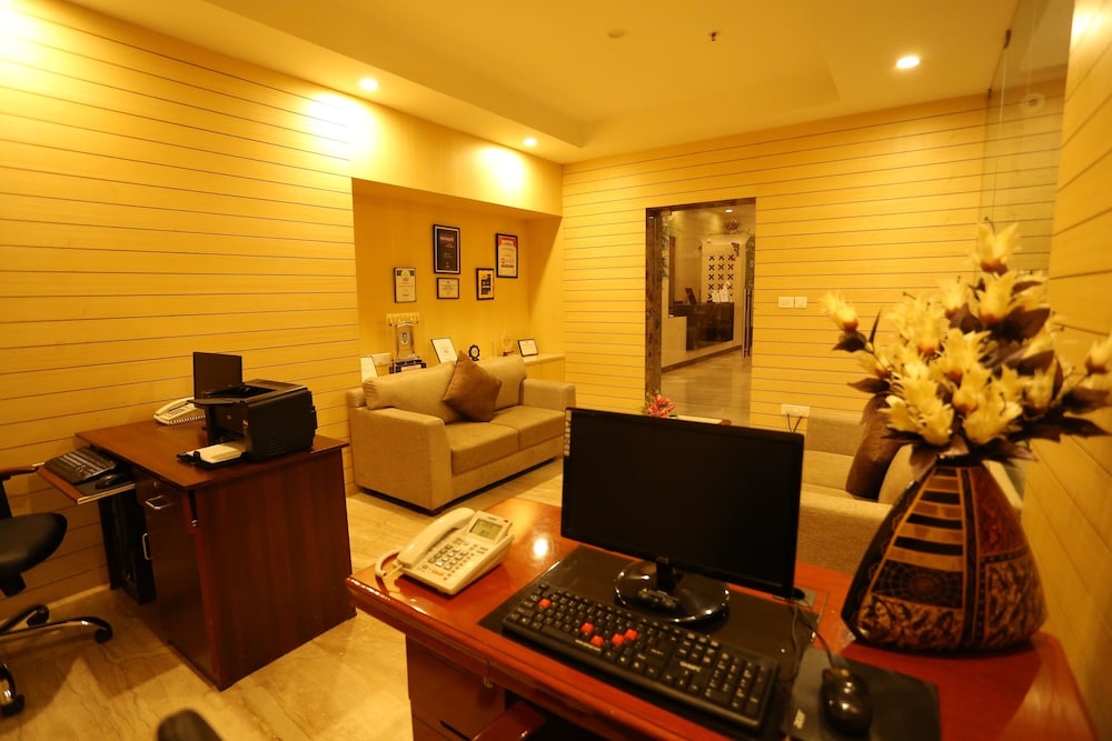 Sivaraj Inn 24/27