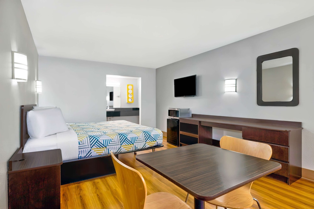 Motel6 Plano, TX - Plano Northeast 28/42