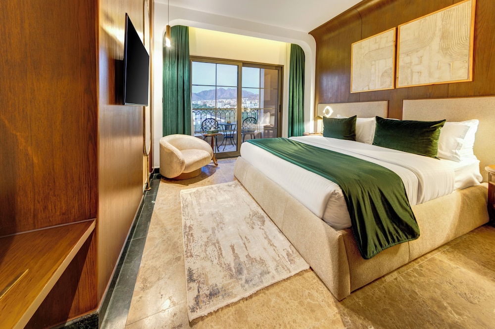 Bratus Hotel Aqaba 23/65