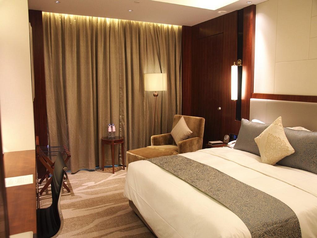 Grand Soluxe Zhongyou Hotel Shenzhen 10/27