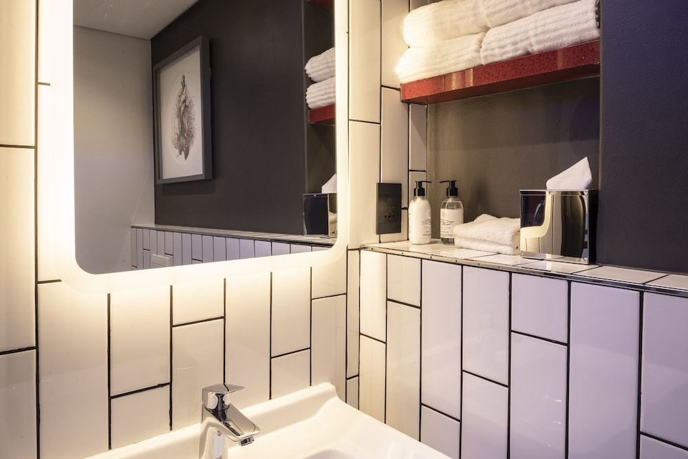 ANEW Hotel Green Point Cape Town 12/35