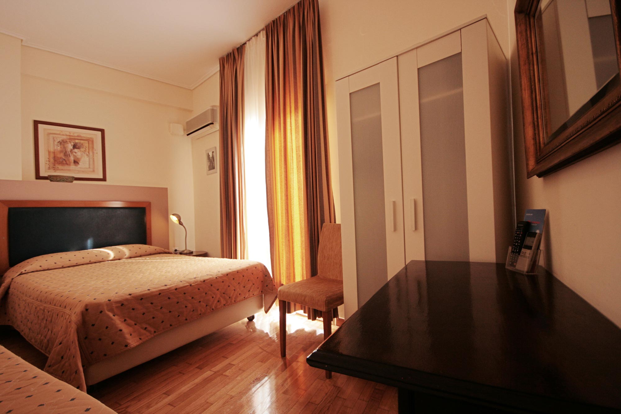 ROOM, TRIPLE