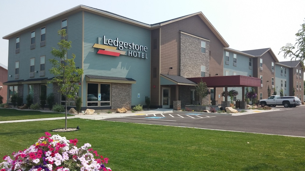 Ledgestone Hotel Vernal 4/63