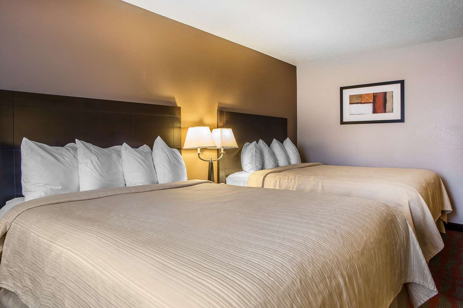 Quality Inn And Suites West Bend 4/17