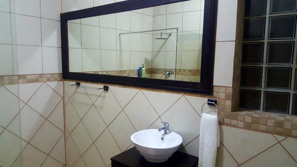 Aerotropolis Guest Lodge 43/50