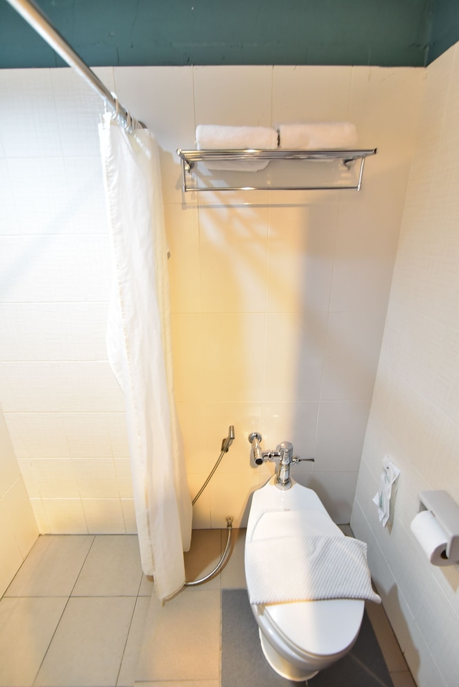 ALOHA HOTEL HAT YAI 65/66