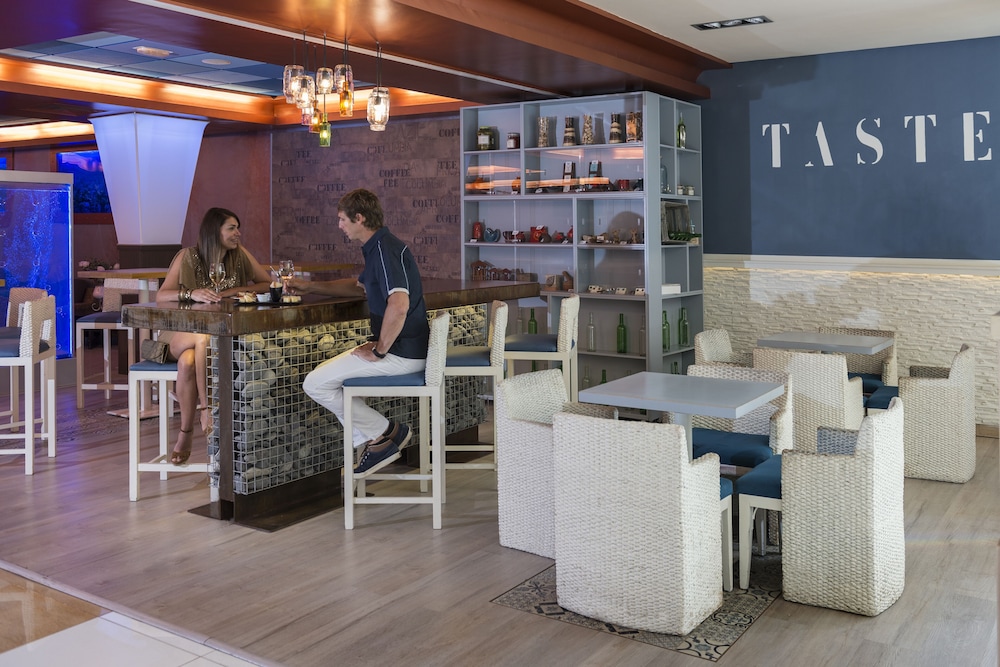 Marylanza Suites & Spa 36/50