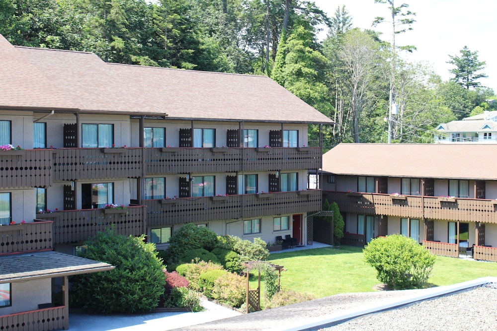 Ramada by Wyndham Campbell River in CAMPBELL RIVER