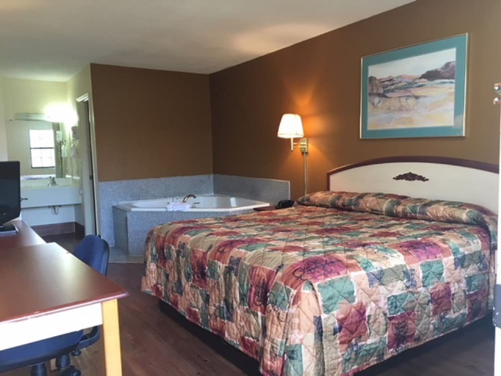Budget Inn Talladega 23/61