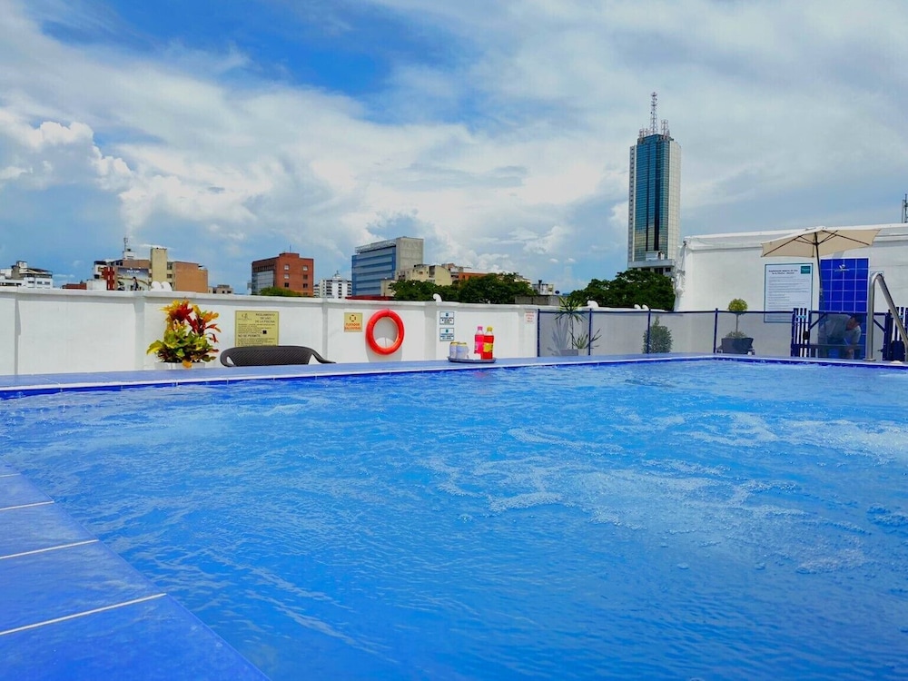 TAMA Hotel Granada Real Cali 65/67
