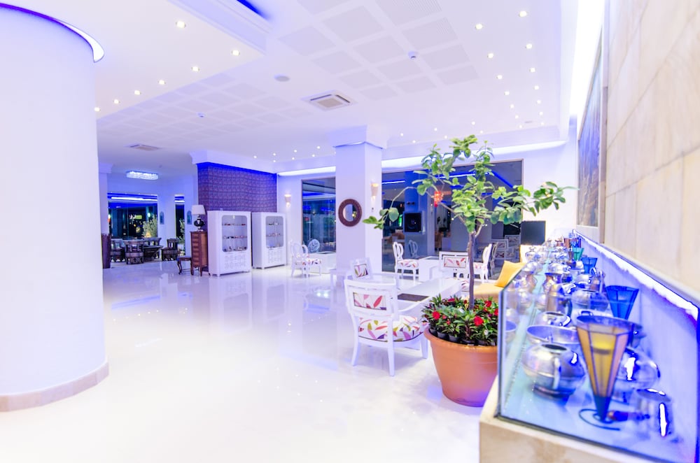 Phoenicia Luxury 9/55