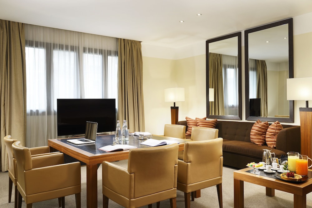 Milan Suite Hotel 57/62