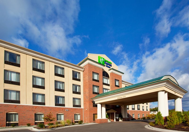 Holiday Inn Express Hotel Suites Detroit Utica 4/54