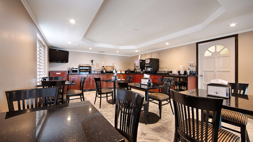 Best Western Pasadena Royale Inn & Suites 35/39