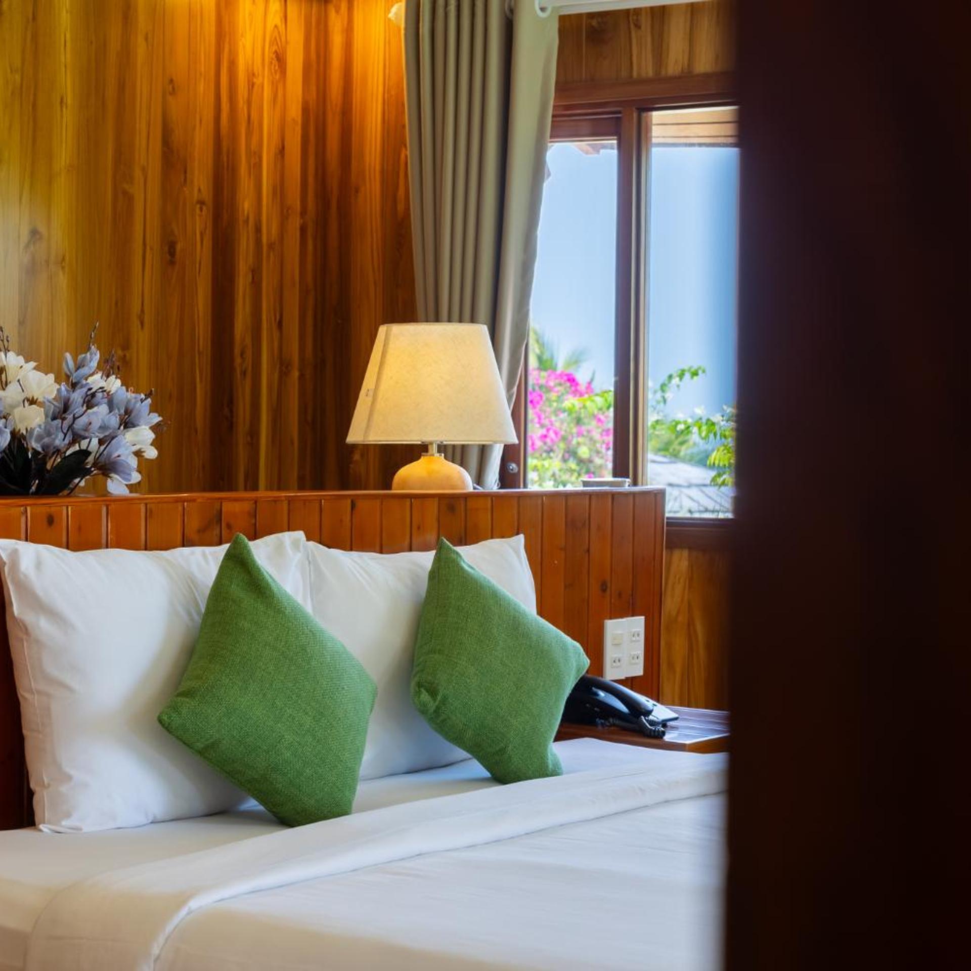 Rocks Beach Boutique Bungalows 56/80