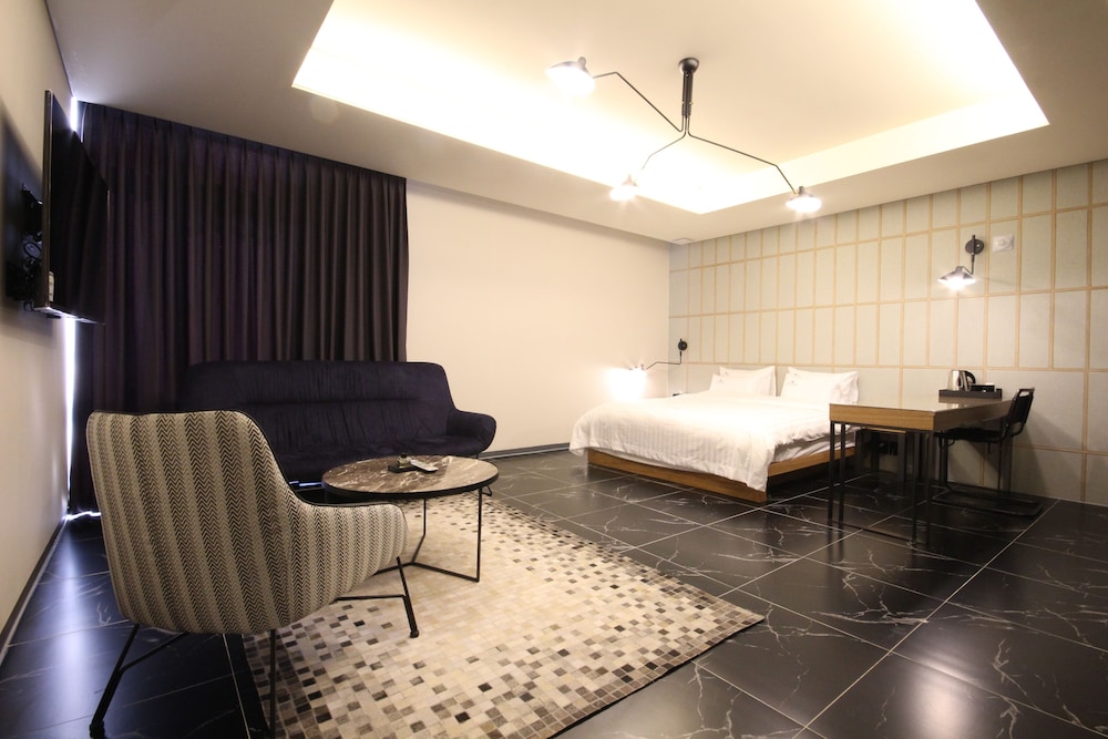 Jeonju Ecostay Hotel 24/47