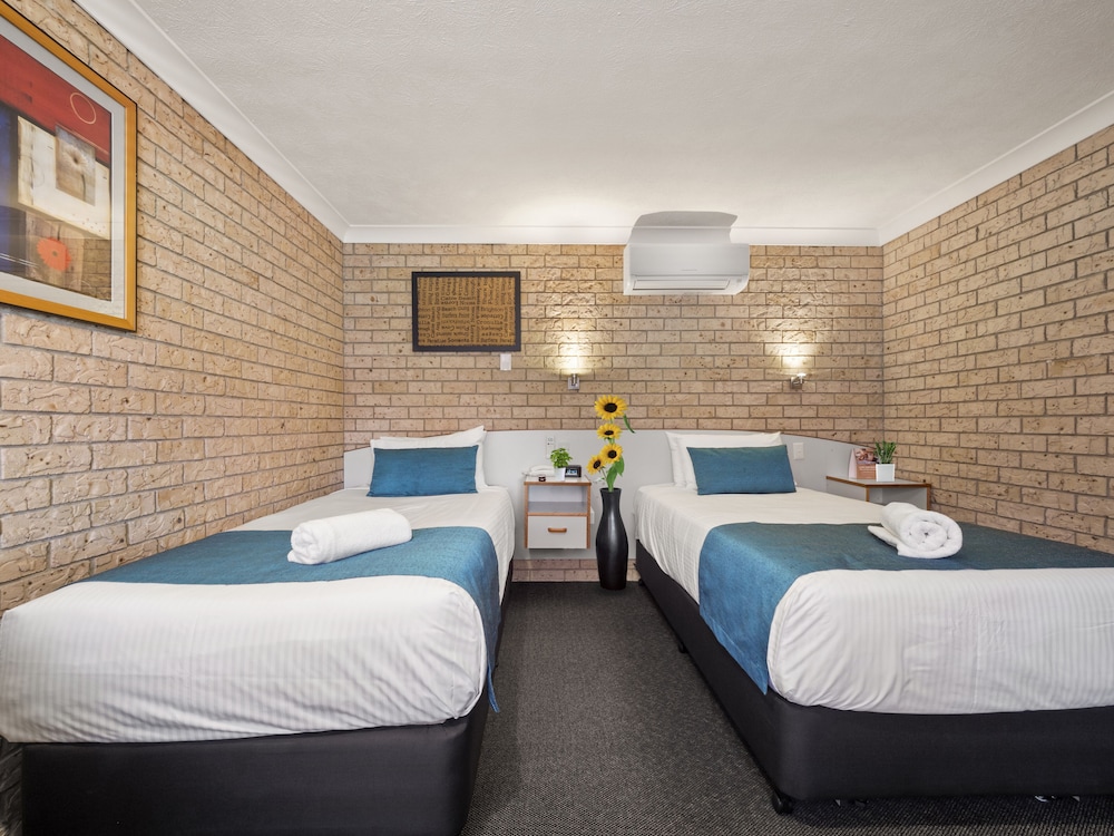 Kennedy Drive Airport Motel 15/44