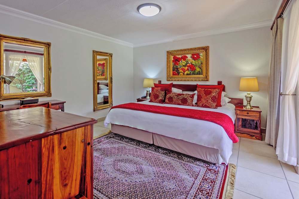 Afrique Boutique Hotel O.R. Tambo 9/50
