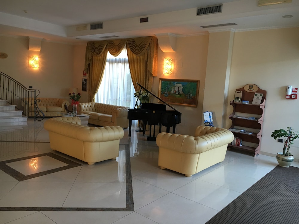 Albatres Palace Hotel 41/63