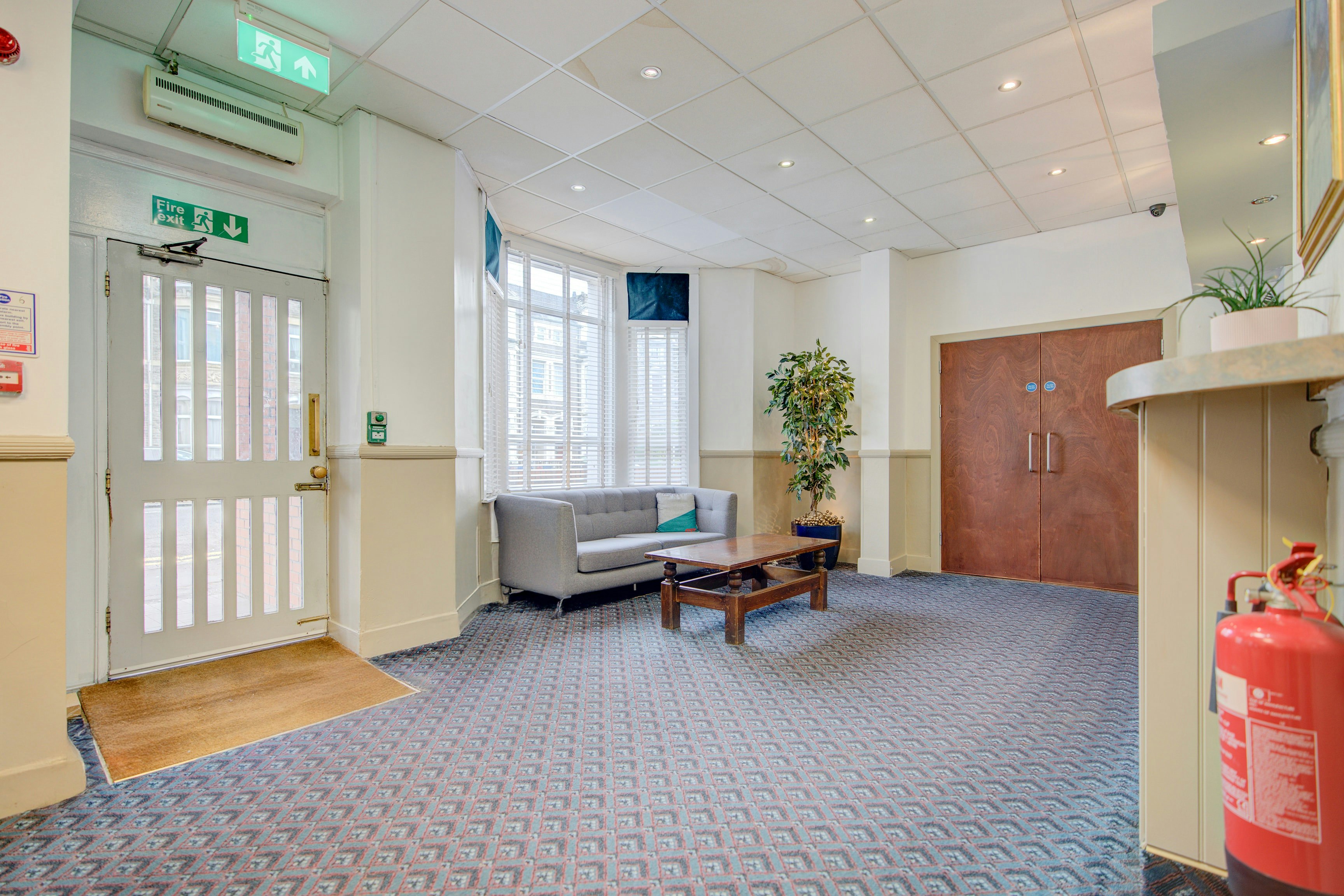Cardiff Riverside Hotel by Belvilla 3/6