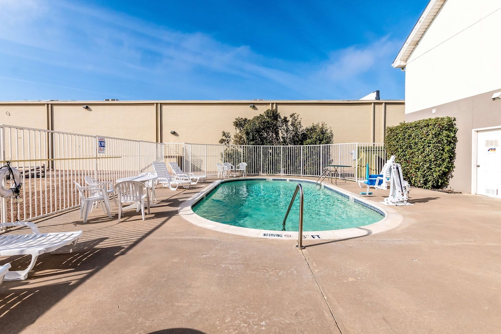 Motel6 North Richland Hills, TX - NE Fort Worth 38/42