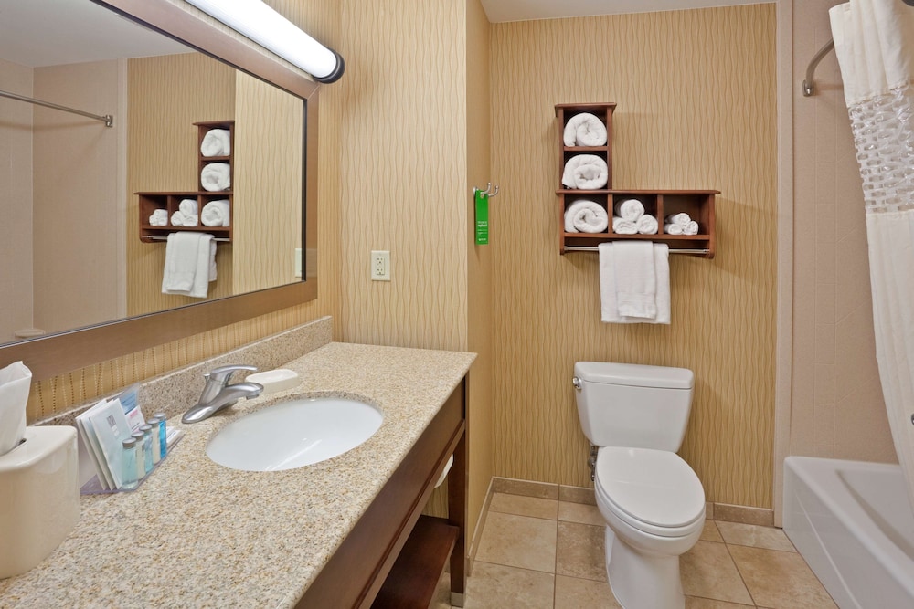 Hampton Inn Matamoras - Milford 22/49